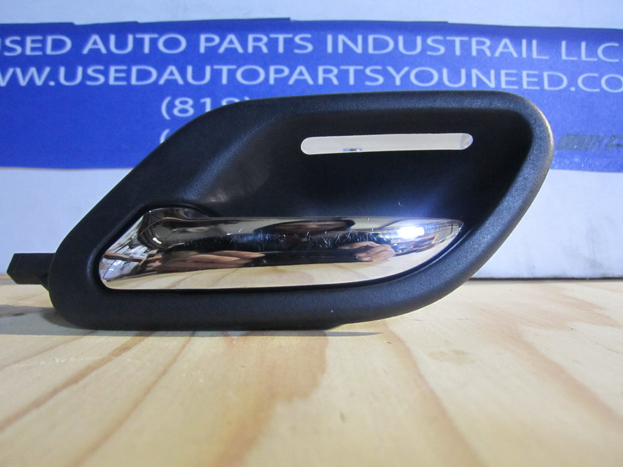 BMW - DOOR HANDLE INSIDE - 8239475: Used Auto Parts | Mercedes  