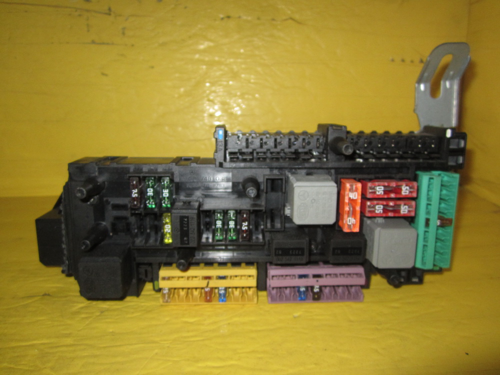 Mercedes Benz - Fuse Box - 2045453901: Used Auto Parts | Mercedes 