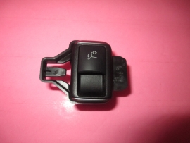 Mercedes Benz - Switch - 1668707610