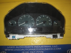 Land Rover - speedo cluster - yac114250