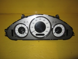 Mercedes Benz - speedo cluster - 2195402147