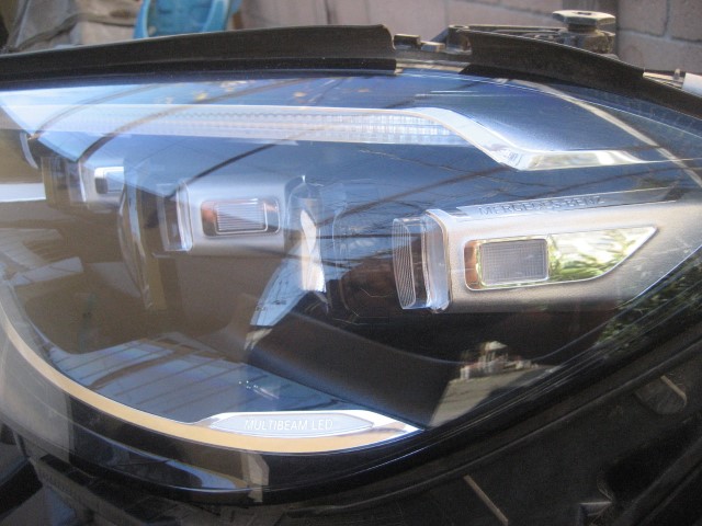Mercedes Benz - Headlight - 2239061304: Used Auto Parts | Mercedes Benz ...